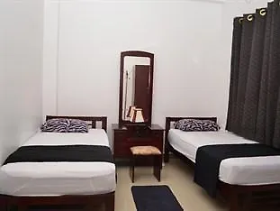 Oyo 293 Akara Suitesand Apartments Colombo